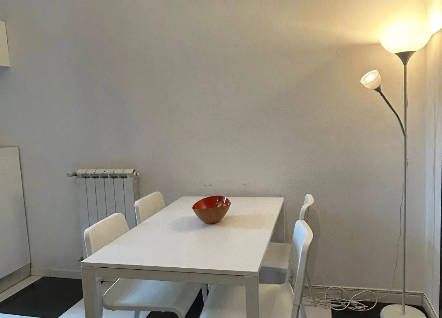 Apartament Ampio Bilocale Sui Navigli Milano 0*, Mediolan